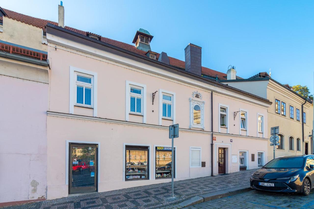 The Bookhouse, 5-Bedroom Residence By Prague Castle Eksteriør bilde