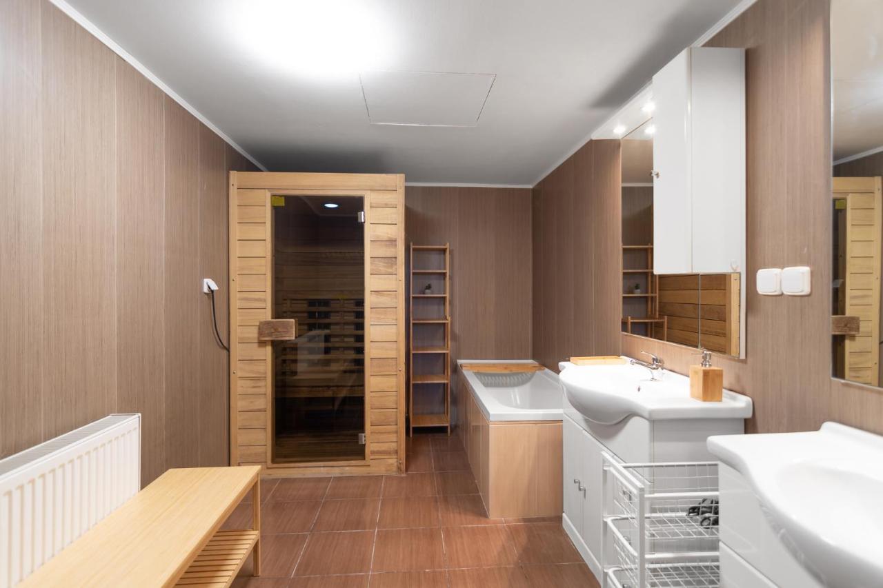 The Bookhouse, 5-Bedroom Residence By Prague Castle Eksteriør bilde