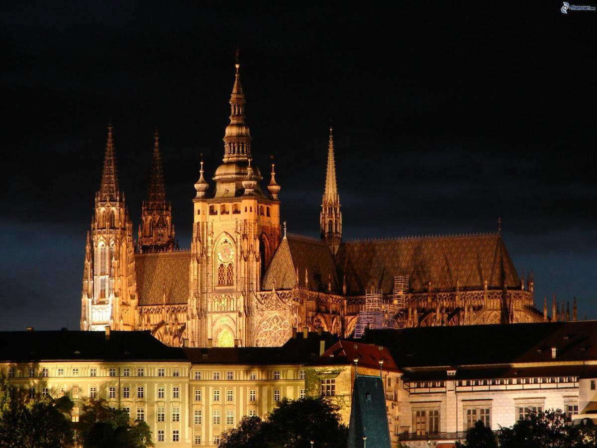 The Bookhouse, 5-Bedroom Residence By Prague Castle Eksteriør bilde