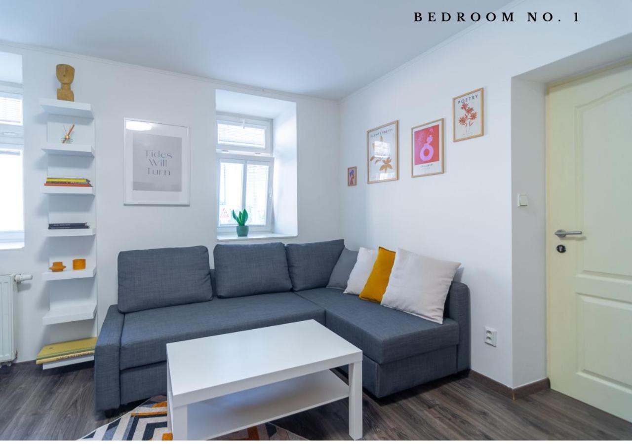 The Bookhouse, 5-Bedroom Residence By Prague Castle Eksteriør bilde