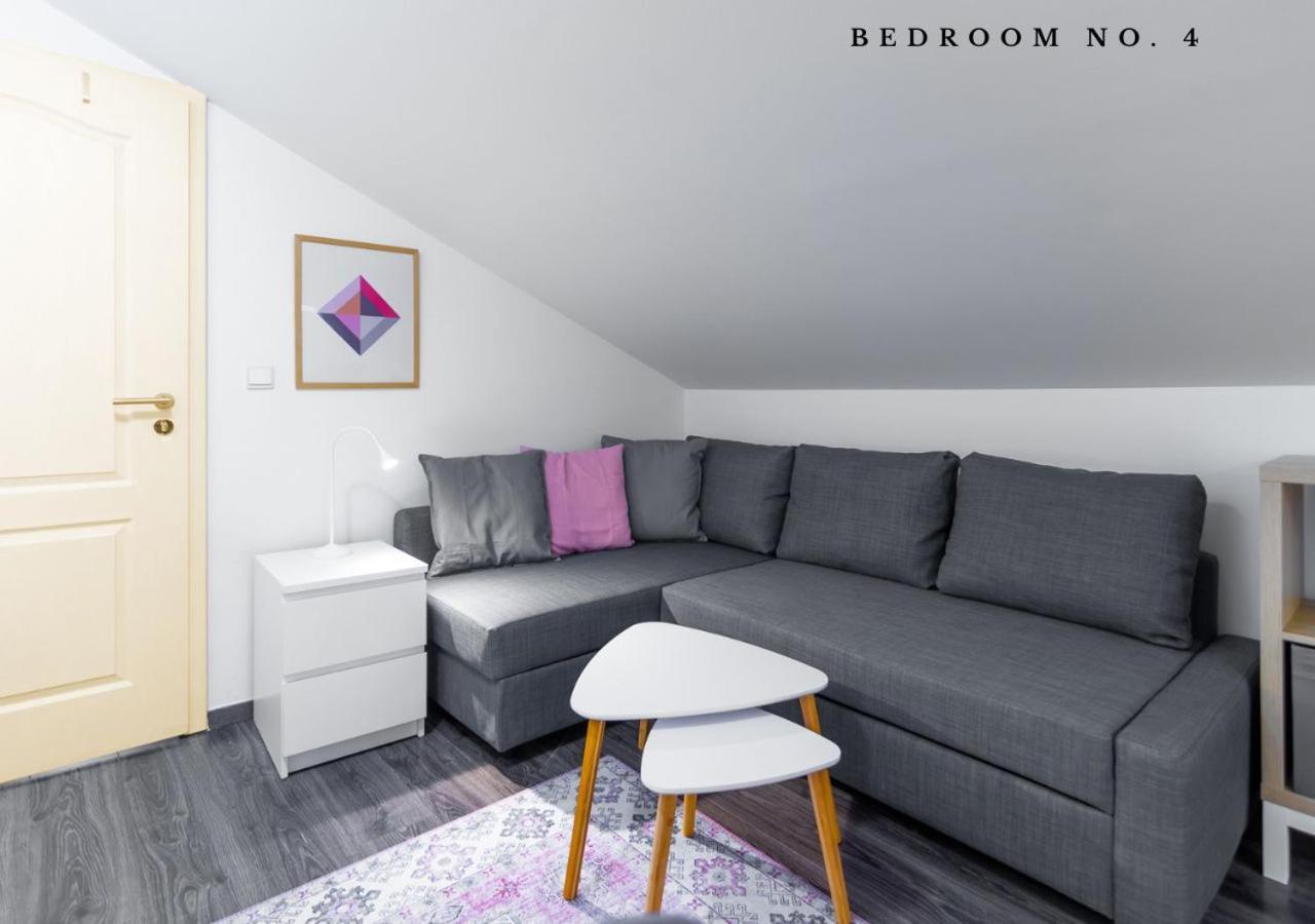 The Bookhouse, 5-Bedroom Residence By Prague Castle Eksteriør bilde