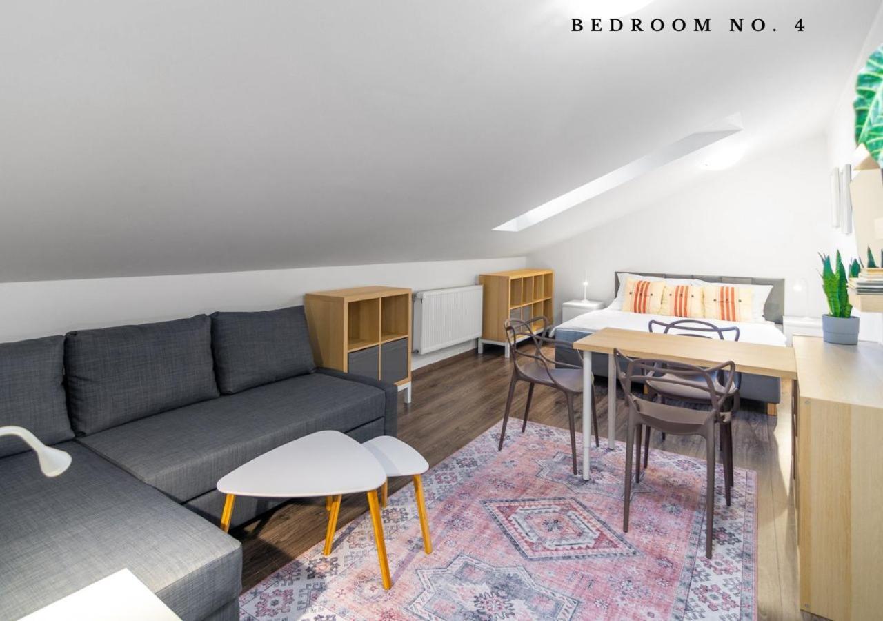 The Bookhouse, 5-Bedroom Residence By Prague Castle Eksteriør bilde